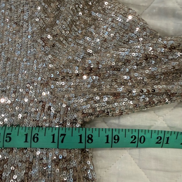 Cable & Gauge Gold Sequin Blouse - Picture 5 of 6